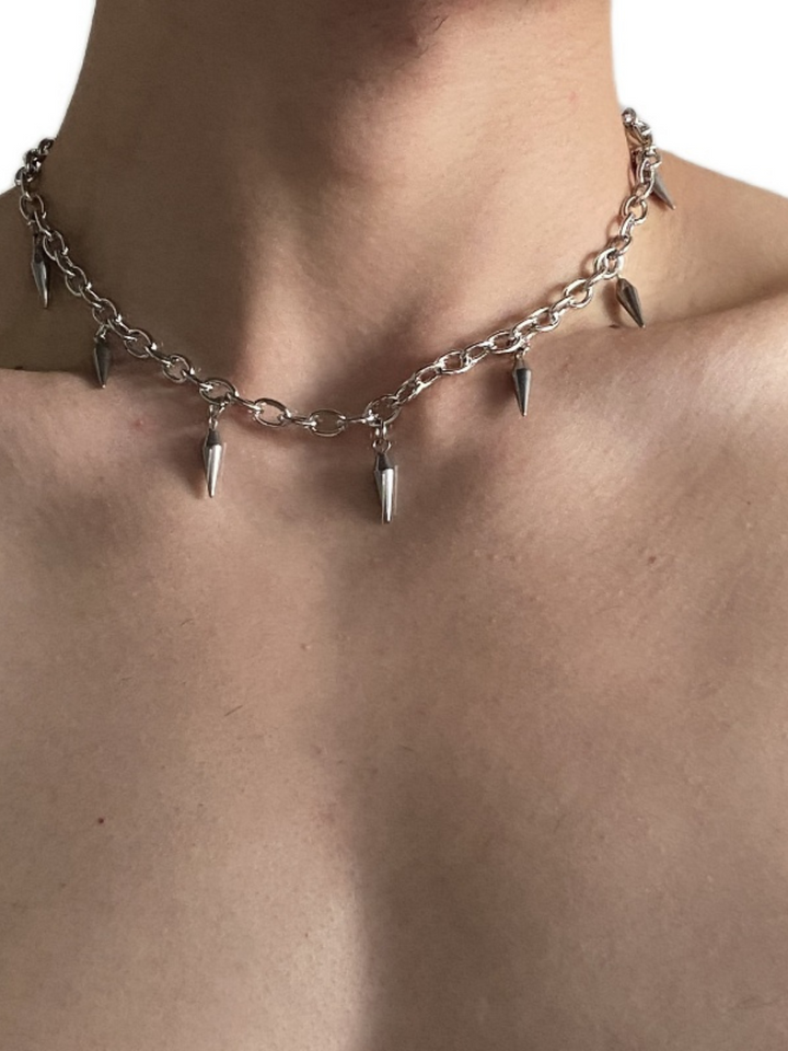 Silver rivet black panther necklace AR131