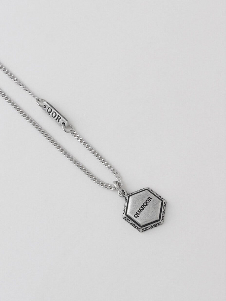 【QUARQOR】 Hexagon Letter Logo Necklace  AR70