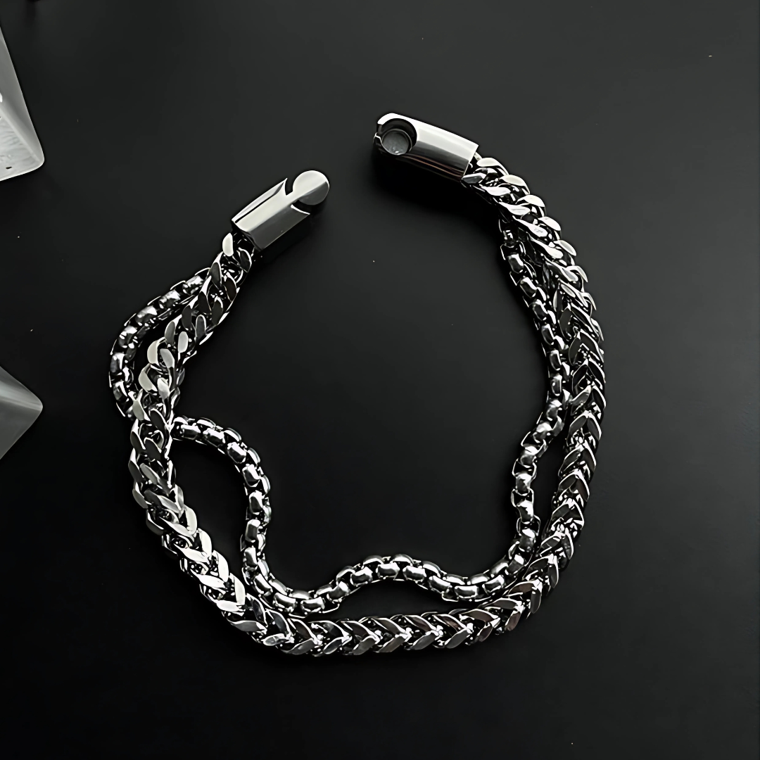 AR176 two chains structure