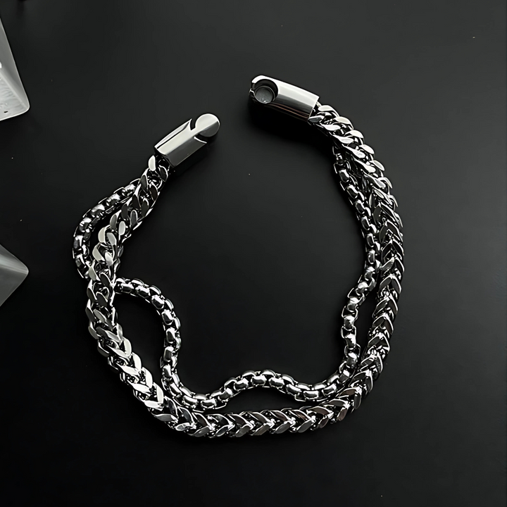AR176 two chains structure