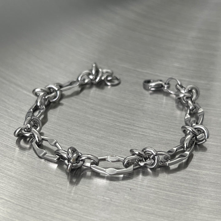 AR166 texture and clasp