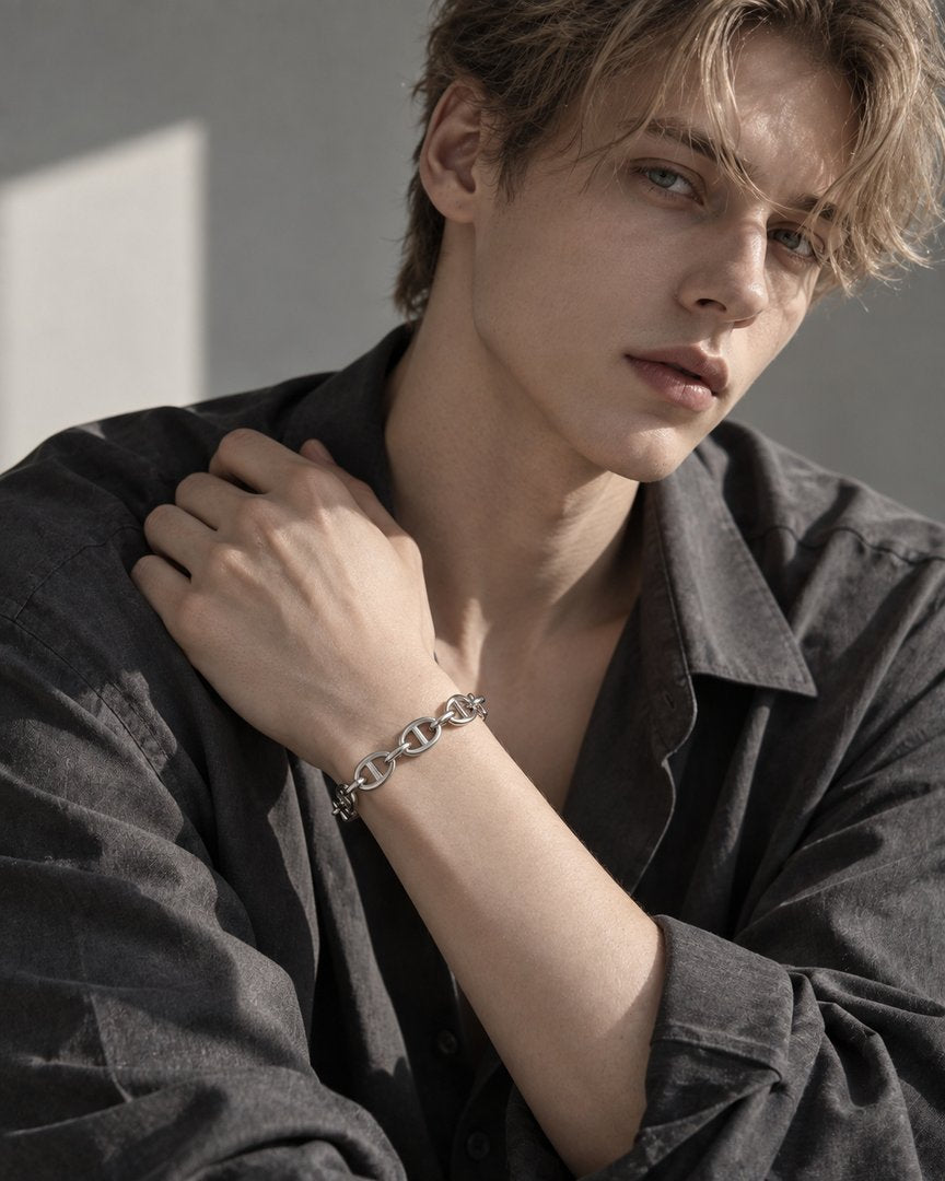 Chain Silver Bracelet AR09 - モデル着用(エディトリアル)